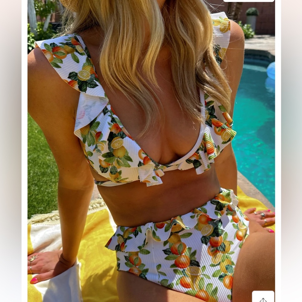 Show me your Mumu bikini! NWT! Small top, medium bottoms! Fits like a small